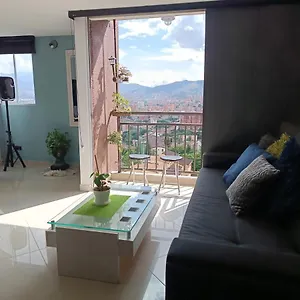 apartamento-con-vistas-a-la-ciudad-penthouse-cerca-al.colombiamedellinhotels.com/